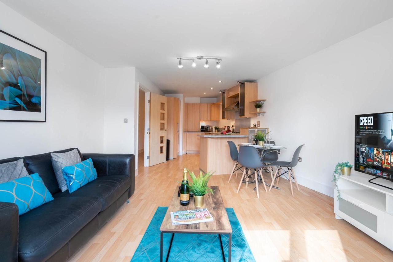 City Centre - Two Bedroom Apartment - Juliet Balcony - Secure Parking - Wifi - Smart Tv Birmingham Eksteriør bilde