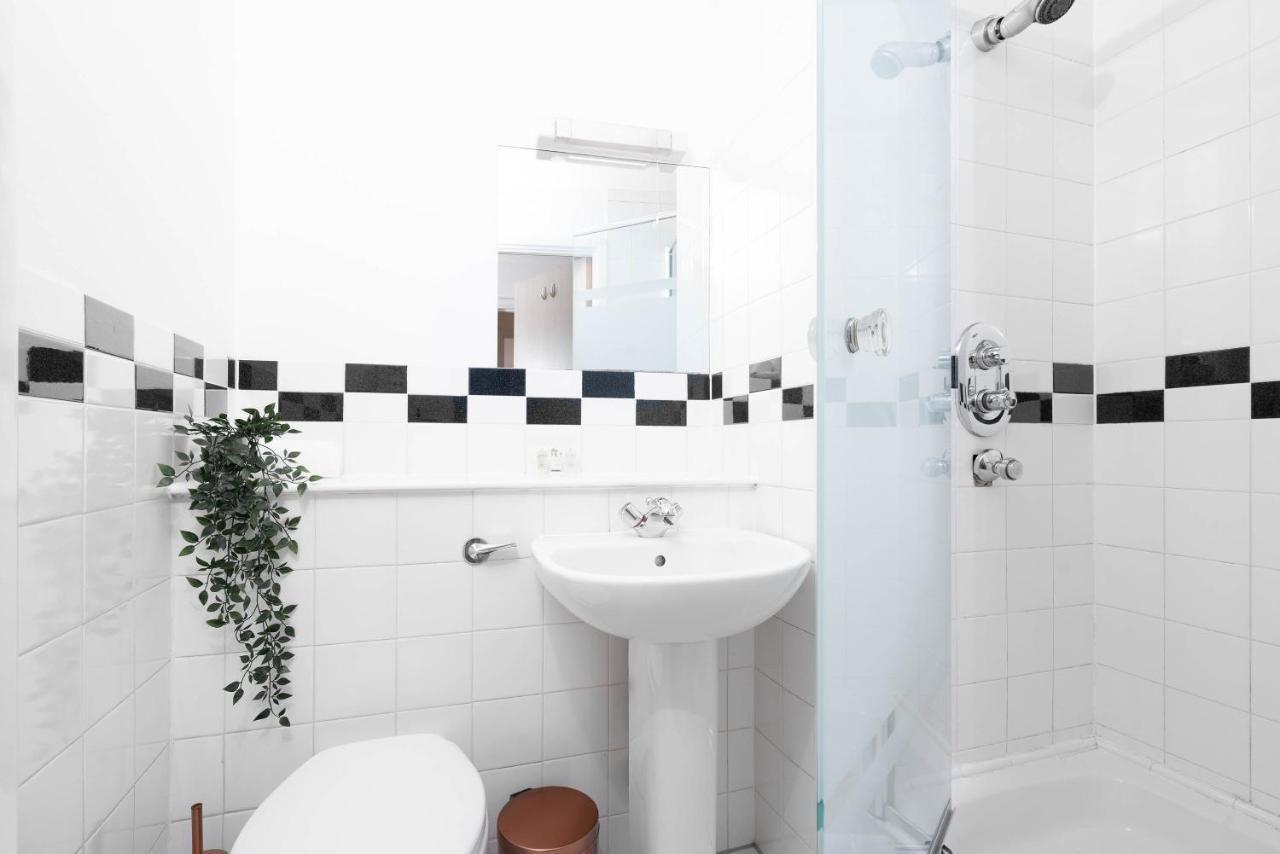 City Centre - Two Bedroom Apartment - Juliet Balcony - Secure Parking - Wifi - Smart Tv Birmingham Eksteriør bilde