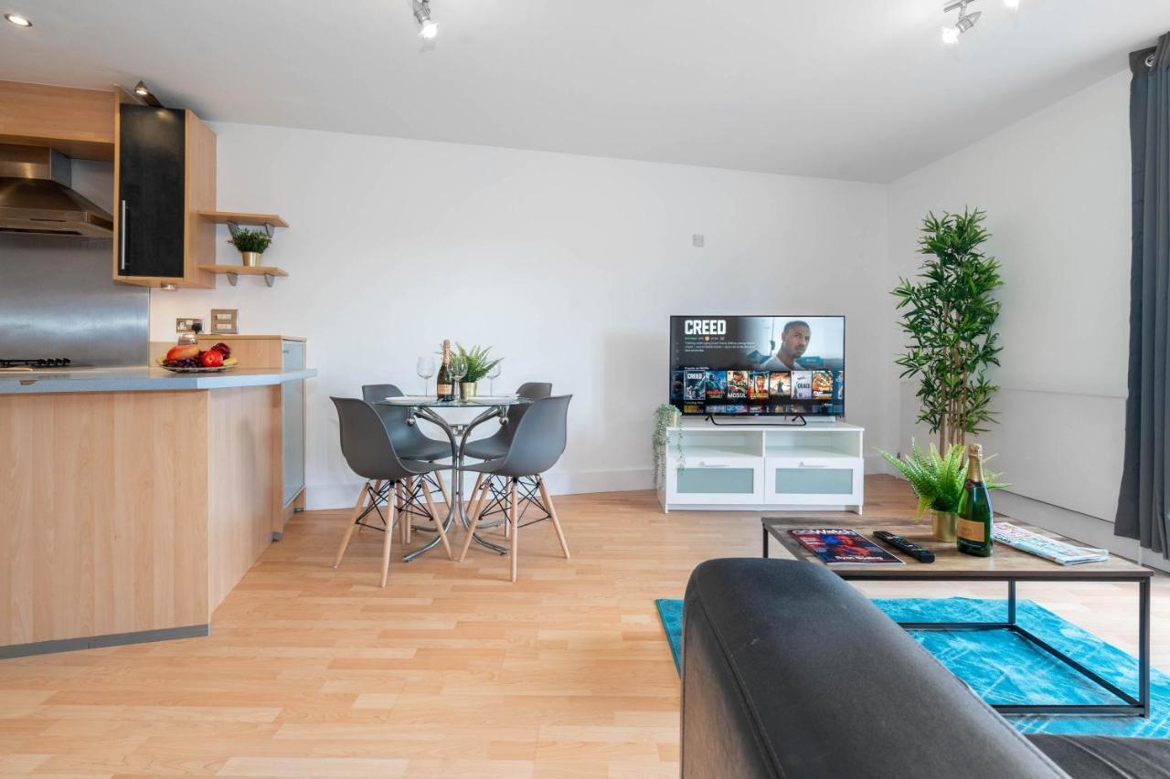 City Centre - Two Bedroom Apartment - Juliet Balcony - Secure Parking - Wifi - Smart Tv Birmingham Eksteriør bilde